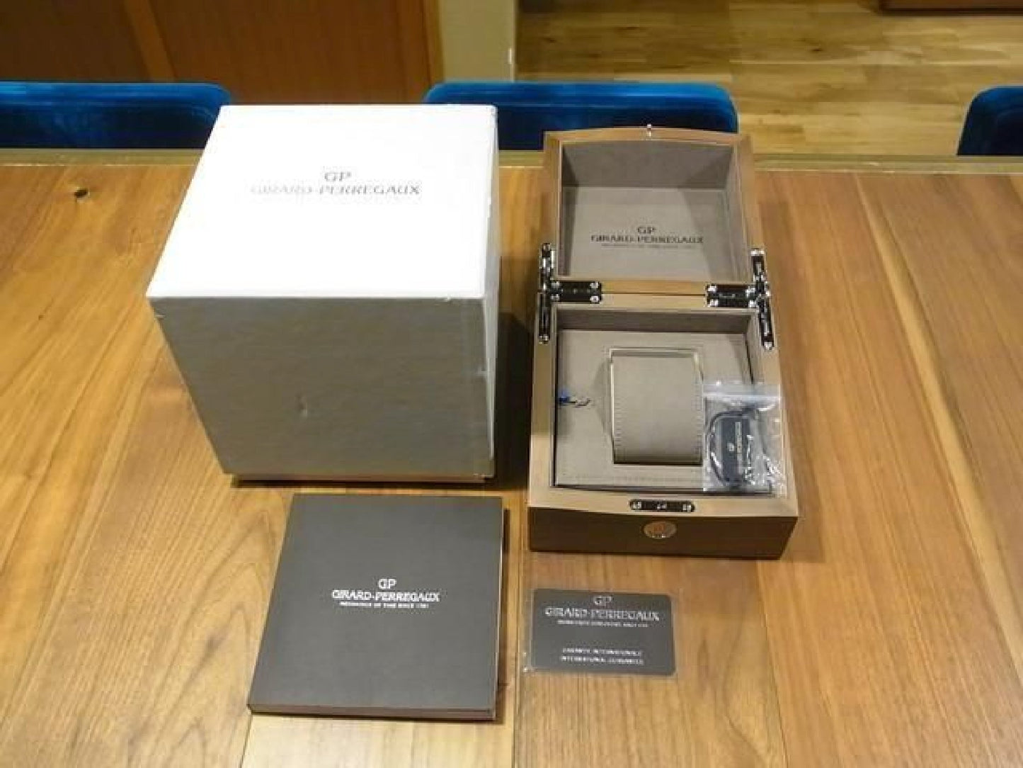 GIRARD PERREGAUX vintage1945 Chronograph XXL gray Dial Mens 189797522 hannari-shop