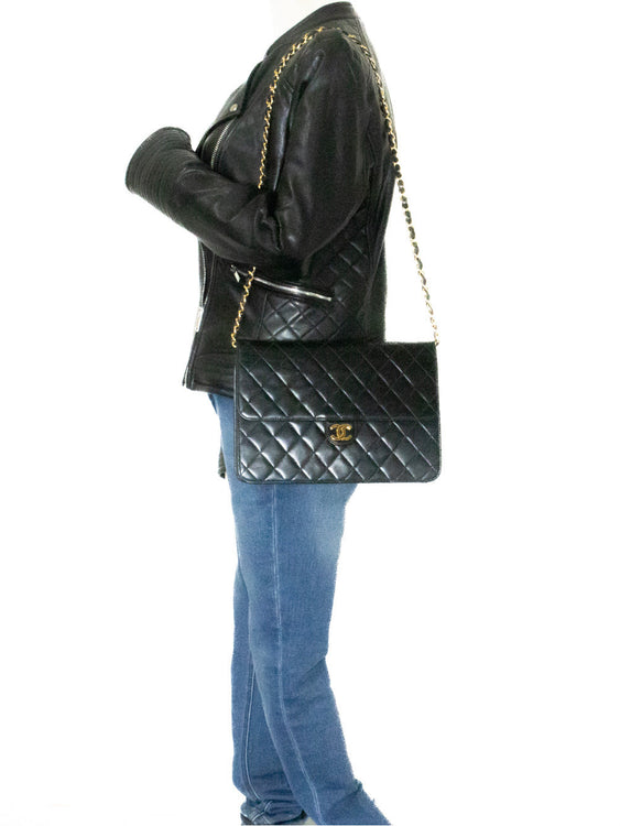 CHANEL Chain Shoulder Bag Clutch Black Quilted Flap Lambskin Purse k11 hannari-shop