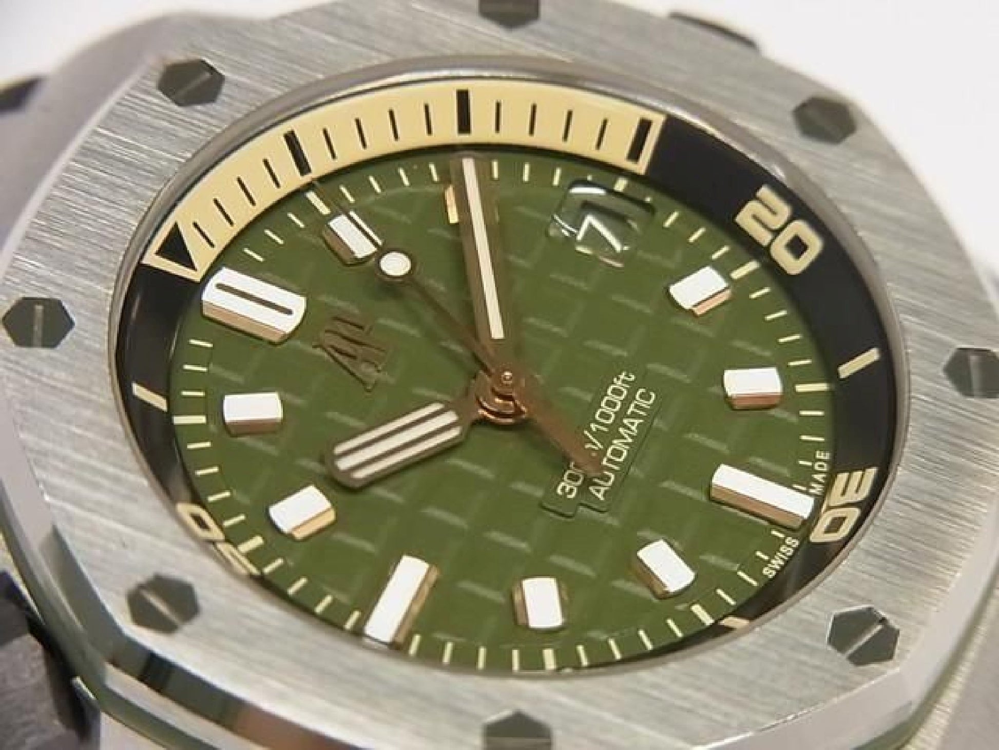 AUDEMARS PIGUET Royal Oak Offshore Diver khaki green 15720ST.OO.A052CA.01 Mens 192952170 hannari-shop