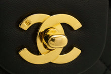 Borsa a tracolla CHANEL classica a doppia patta con catena da 10 pollici Pelle di agnello nera m19