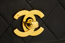 CHANEL Full Flap Chain Schultertasche Schwarzes gestepptes Lammleder L56