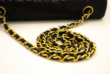 CHANEL Full Flap Chain Schultertasche Schwarzes gestepptes Lammleder L56