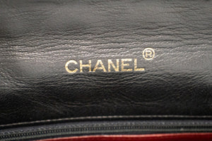 Borsa a tracolla CHANEL con catena a mezzaluna a tracolla nera trapuntata con patta L76