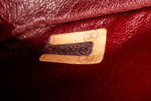 Borsa a tracolla CHANEL con catena a patta intera Pochette in pelle di agnello trapuntata nera L97
