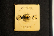 CHANEL Sac à bandoulière avec chaîne à rabat complet Pochette en cuir d'agneau matelassé noir m06