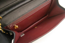 CHANEL Sac à bandoulière avec chaîne à rabat complet Pochette en cuir d'agneau matelassé noir m06