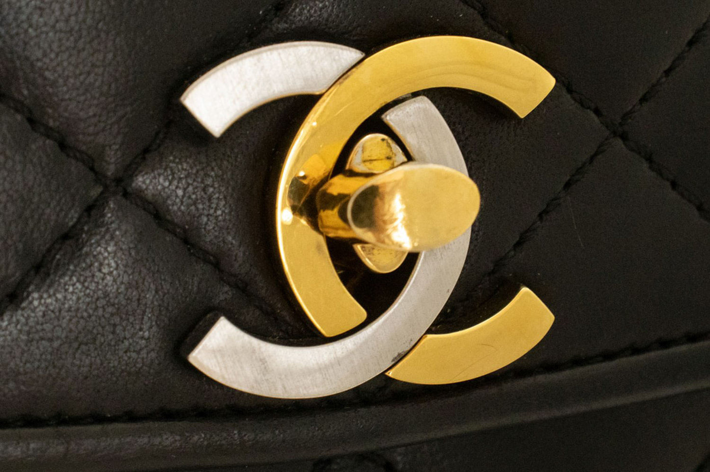 CHANEL Paris Limited Vintage Small Chain Shoulder Bag Black ai8 hannari-shop
