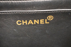 CHANEL Classic Grand sac à bandoulière en chaîne 11" à rabat en cuir d'agneau noir L95