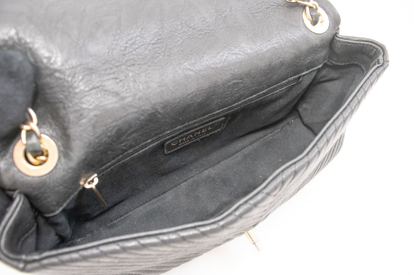 Chanel Chevron V-Stitch Leather Chain Shoulder Bag Single Flap Mat k59 hannari-shop