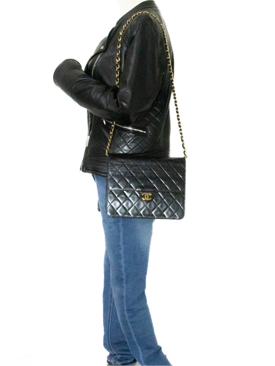 CHANEL Small Chain Shoulder Bag Clutch Black Quilted Flap Lambskin j60 hannari-shop